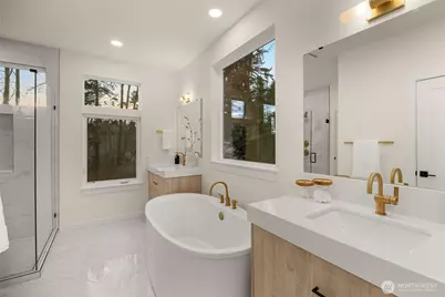 8403 NE 137th Street, Kirkland, WA 98034 - Photo 22