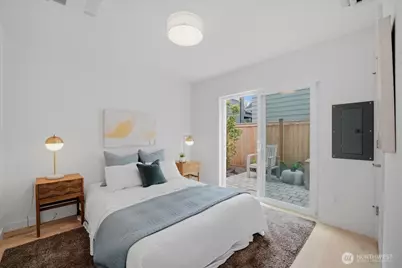 7320 11th Avenue NE, Seattle, WA 98115 - Photo 2