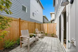 7320 11th Ave NE, Seattle, WA 98115 - Photo 6