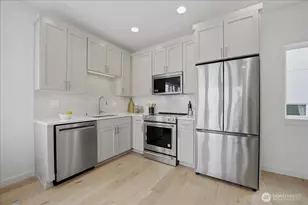 7320 11th Ave NE, Seattle, WA 98115 - Photo 8