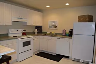 23042 NE 8th St, Sammamish, WA 98074 - Photo 4