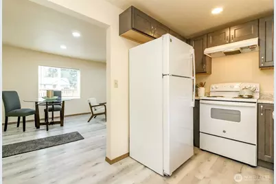 105 S 70th Street, Tacoma, WA 98408 - Photo 6