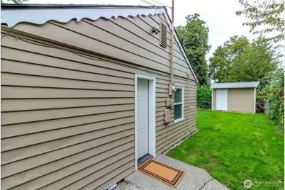 105 S 70th Street, Tacoma, WA 98408 - Photo 20