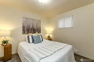 105 S 70th St, Tacoma, WA 98408 - Photo 10