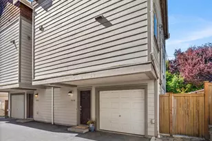 8521 Interlake Ave N, Seattle, WA 98103 - Photo 2
