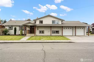 366 N Park St, Lynden, WA 98264 - Photo 1