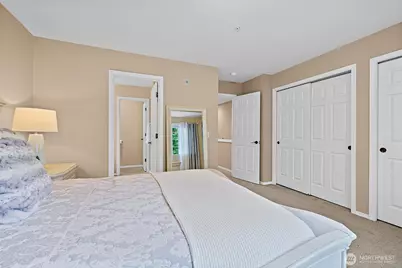 23036 NE 8th Street #D, Sammamish, WA 98074 - Photo 16