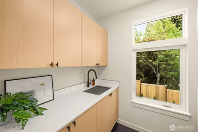 8407 NE 137th Street, Kirkland, WA 98034 - Photo 20