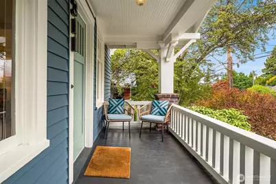 311 N 47th Street, Seattle, WA 98103 - Photo 2