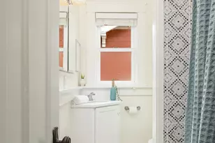 311 N 47th St, Seattle, WA 98103 - Photo 20