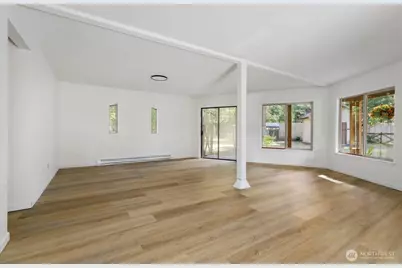 813 Hazzle Court, Coupeville, WA 98239 - Photo 2