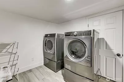 305 Meadow Avenue N, Renton, WA 98057 - Photo 18