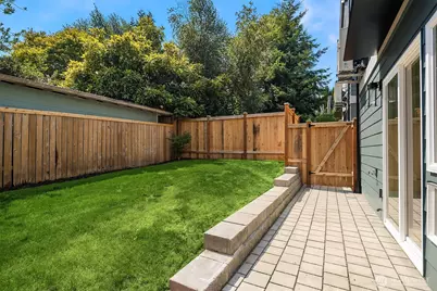 533 N 70th Street, Seattle, WA 98103 - Photo 30