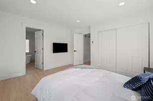 22518 Cedarview Dr E, Bonney Lake, WA 98391 - Photo 24