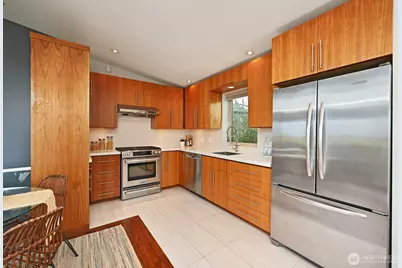 8218 2nd Avenue NE #B, Seattle, WA 98115 - Photo 14