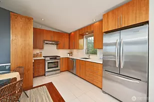 8218 2nd Ave NE, Seattle, WA 98115 - Photo 14