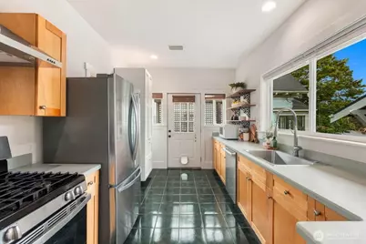 3005 E Union Street, Seattle, WA 98122 - Photo 8