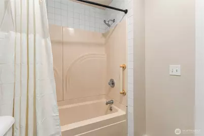 730 N 100th Street, Seattle, WA 98133 - Photo 18