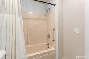 730 N 100th St, Seattle, WA 98133 - Photo 18