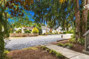 730 N 100th St, Seattle, WA 98133 - Photo 32