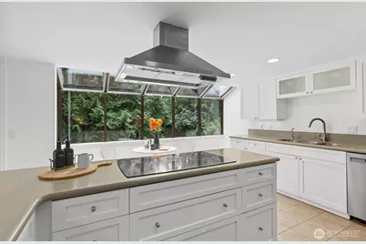 21015 NE 11th Street, Sammamish, WA 98074 - Photo 16