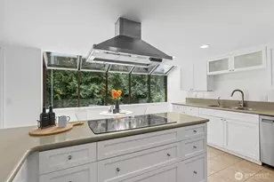 21015 NE 11th St, Sammamish, WA 98074 - Photo 16