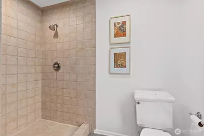 21015 NE 11th Street, Sammamish, WA 98074 - Photo 26