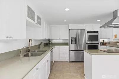 21015 NE 11th Street, Sammamish, WA 98074 - Photo 14