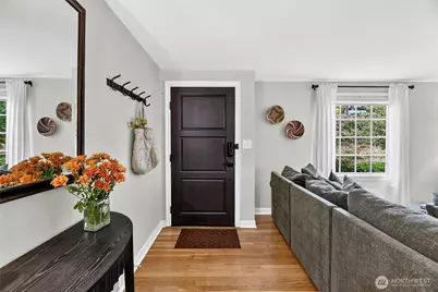 3826 Belvidere Avenue SW, Seattle, WA 98126 - Photo 2
