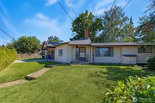 1786 5th St NE, East Wenatchee, WA 98802 - Photo 2