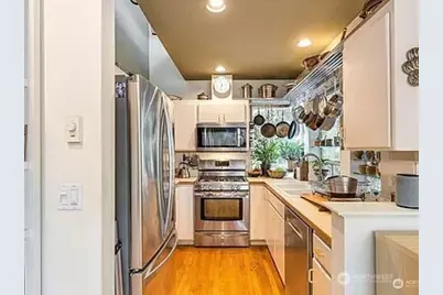 3661 Albion Place N #2, Seattle, WA 98103 - Photo 4