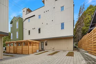 805 NE 71st St, Seattle, WA 98115 - Photo 32