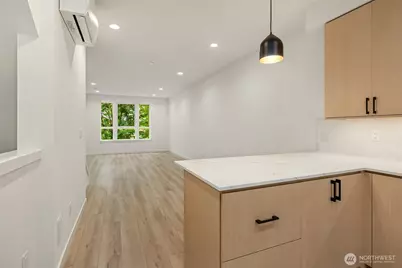 805 NE 71st Street, Seattle, WA 98115 - Photo 8