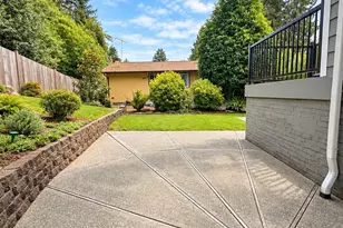 1719 N 105th St, Seattle, WA 98133 - Photo 22