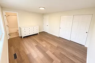 1719 N 105th St, Seattle, WA 98133 - Photo 16