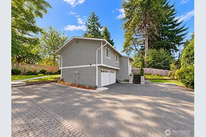 1719 N 105th Street, Seattle, WA 98133 - Photo 2
