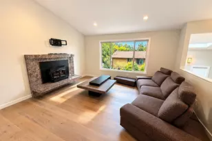 1719 N 105th St, Seattle, WA 98133 - Photo 8
