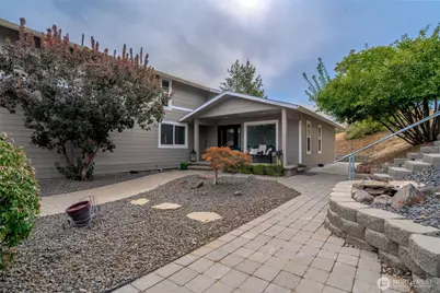 2121 Pleasant Hill Road, Selah, WA 98942 - Photo 2