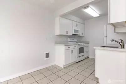 4812 S 187th Place #B203, SeaTac, WA 98188 - Photo 8