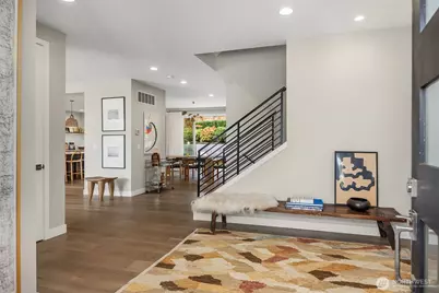 5751 36th Avenue NE, Seattle, WA 98105 - Photo 2