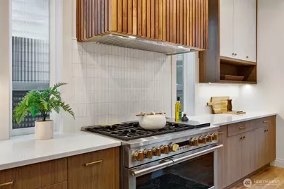 2010 McGilvra Boulevard E, Seattle, WA 98112 - Photo 8