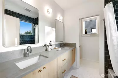 2010 McGilvra Boulevard E, Seattle, WA 98112 - Photo 16