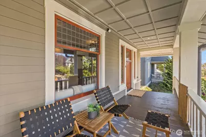 2337 N 61st Street, Seattle, WA 98103 - Photo 2