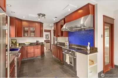 2337 N 61st Street, Seattle, WA 98103 - Photo 10