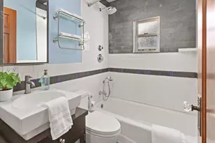 2337 N 61st St, Seattle, WA 98103 - Photo 16