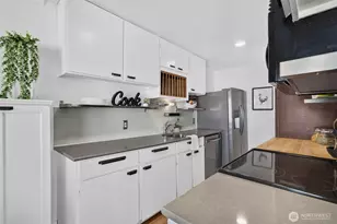 400 Melrose Ave E, Seattle, WA 98102 - Photo 10
