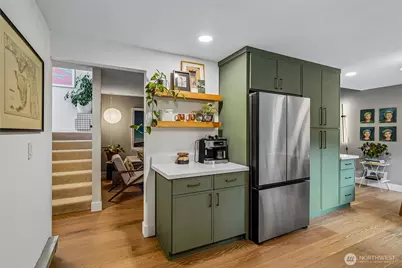 811 NE 57th Street, Seattle, WA 98105 - Photo 16
