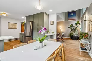 811 NE 57th St, Seattle, WA 98105 - Photo 10