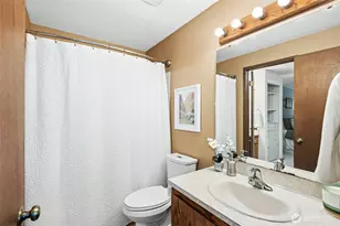 811 NE 57th St, Seattle, WA 98105 - Photo 24