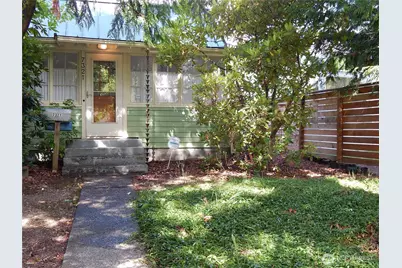 7321 35th Avenue SW, Seattle, WA 98126 - Photo 2